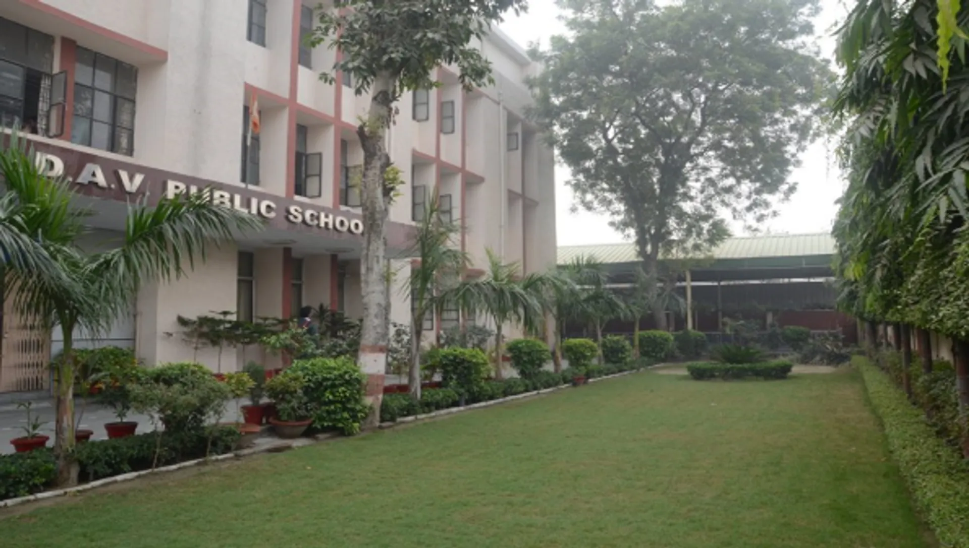 D A V Public School campus