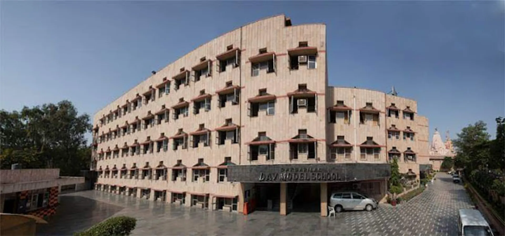 Darbari Lal DAV Model School campus