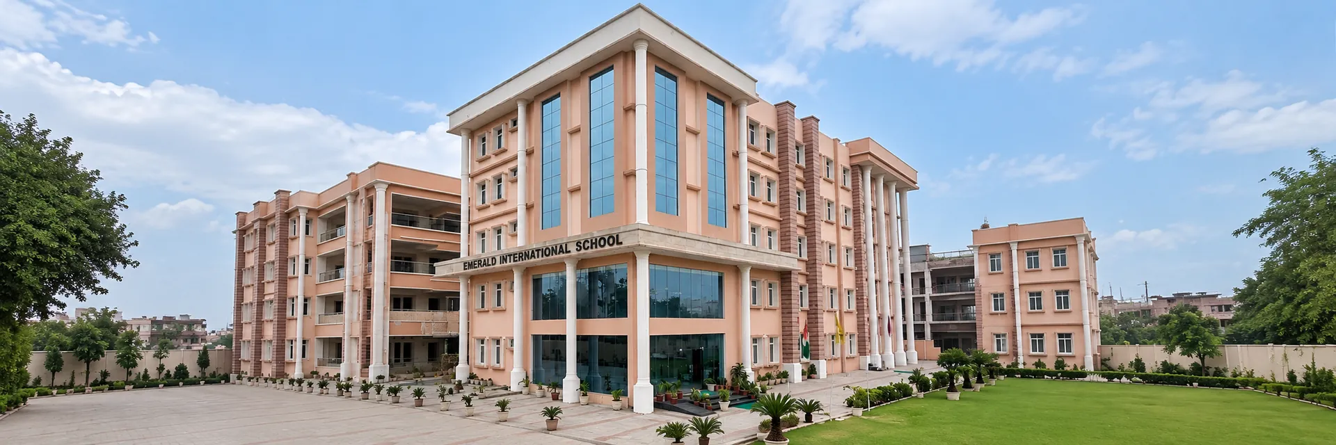 Emerald International School