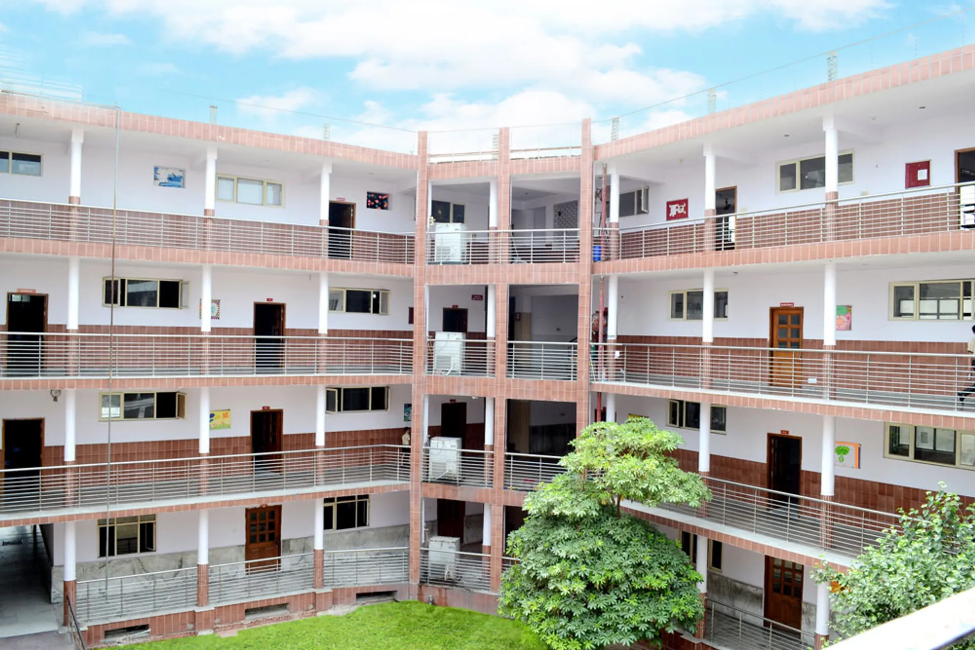 Gitarattan Global School campus