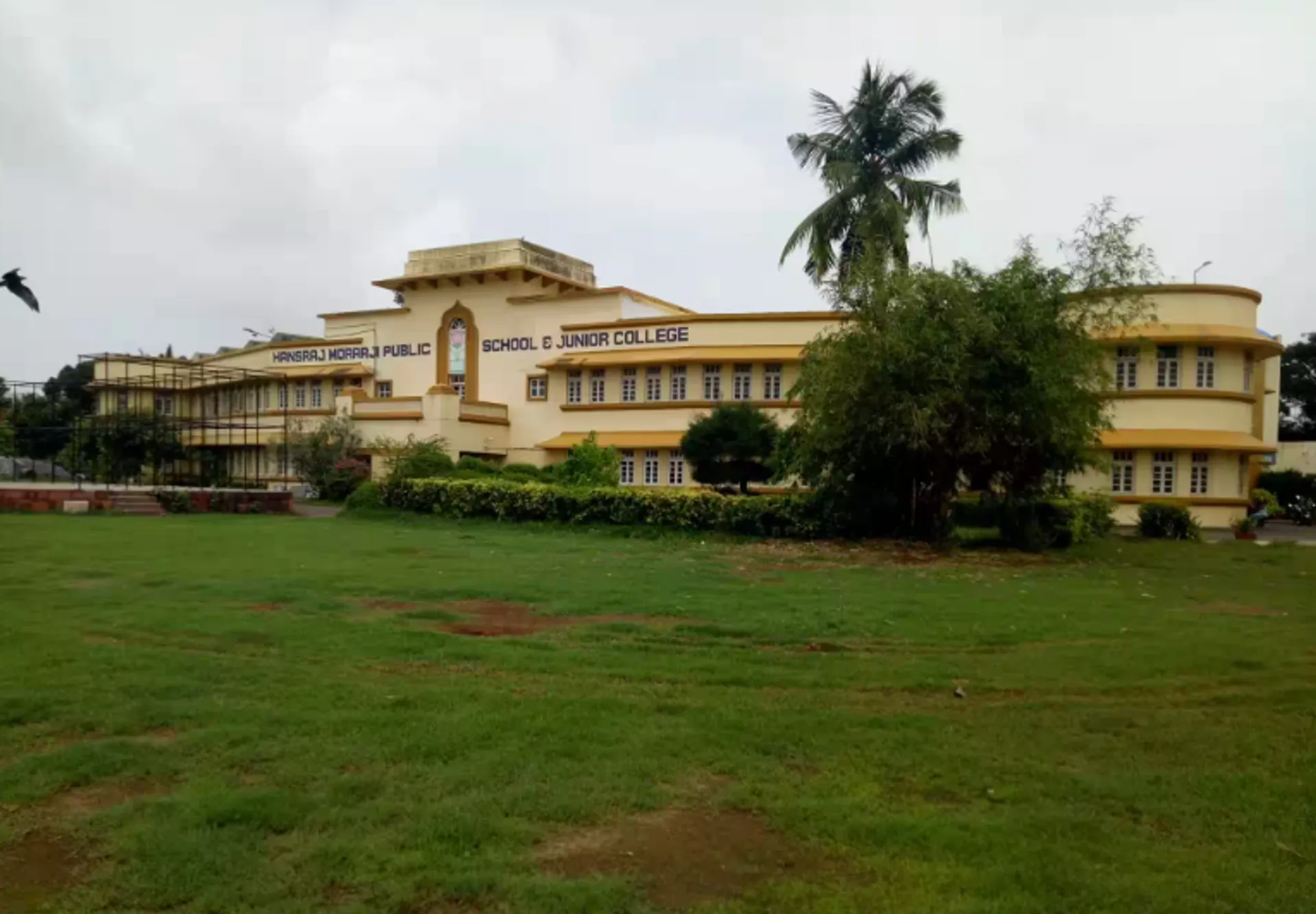 Hansraj Morarji Public School & Junior College