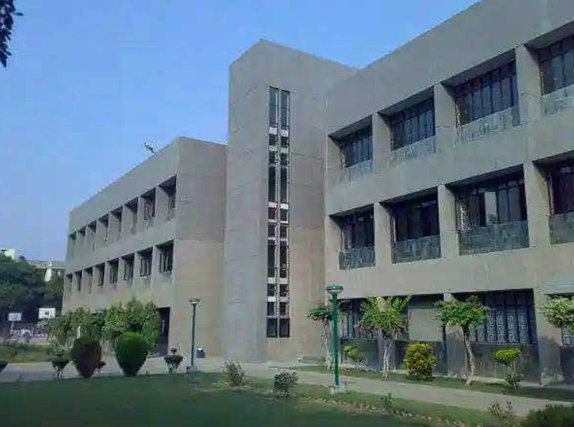 Holy Child Auxilium School campus