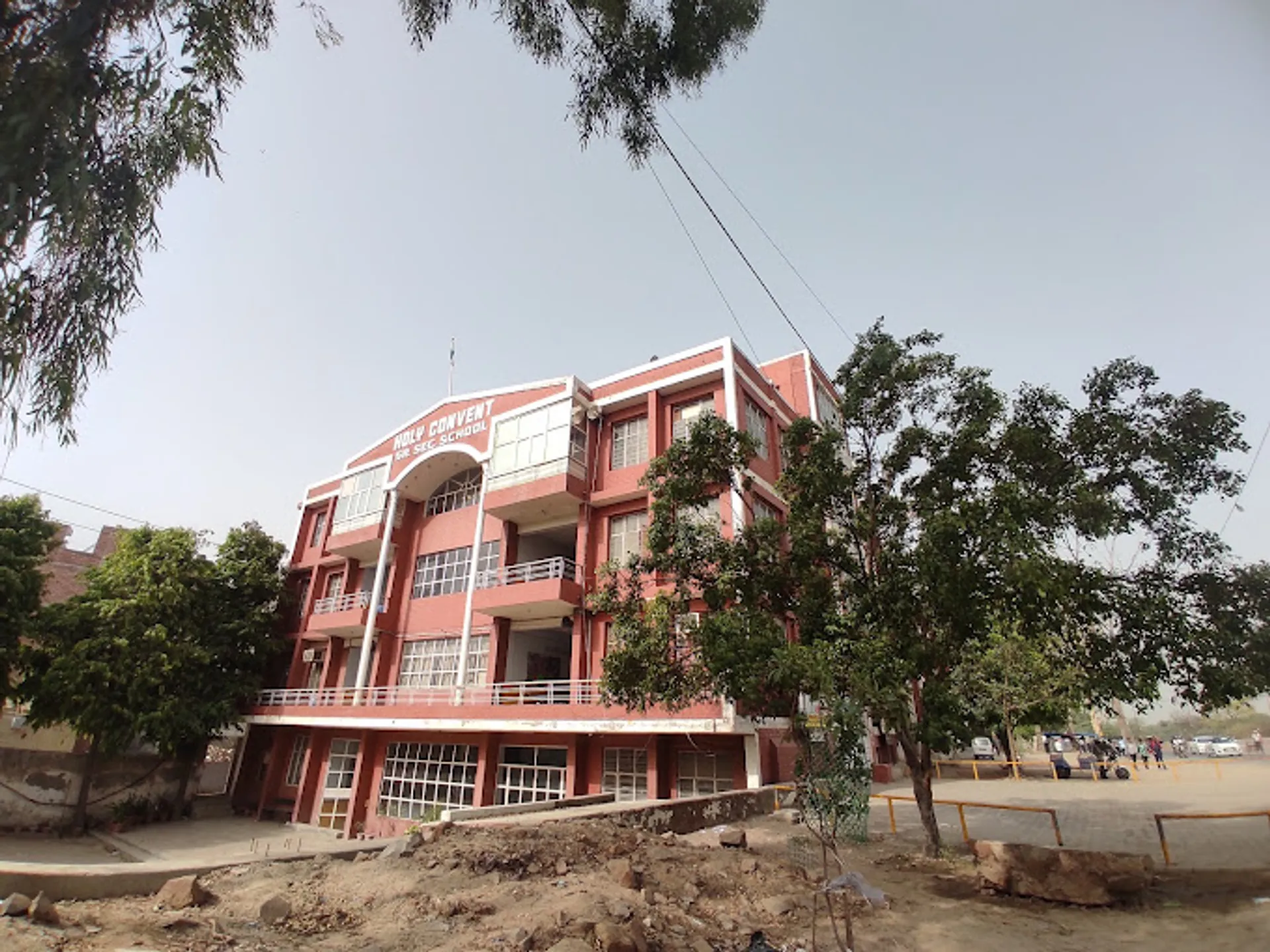 Holy Convent Sr. Sec. School campus