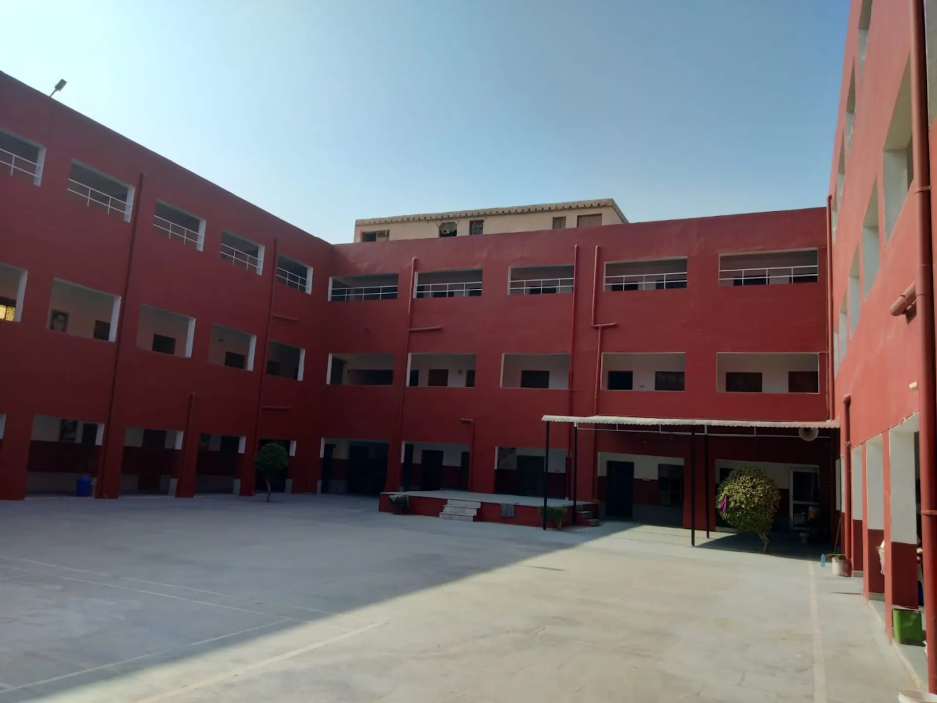 M R Public School campus