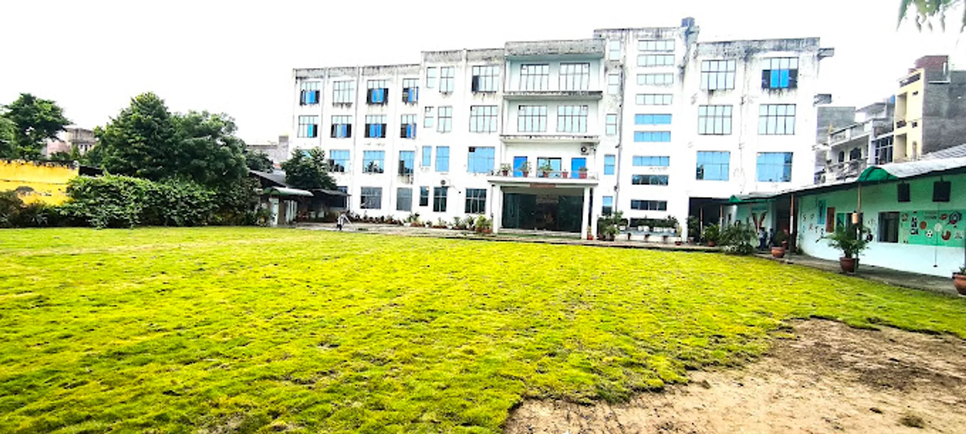 Mir Public School campus