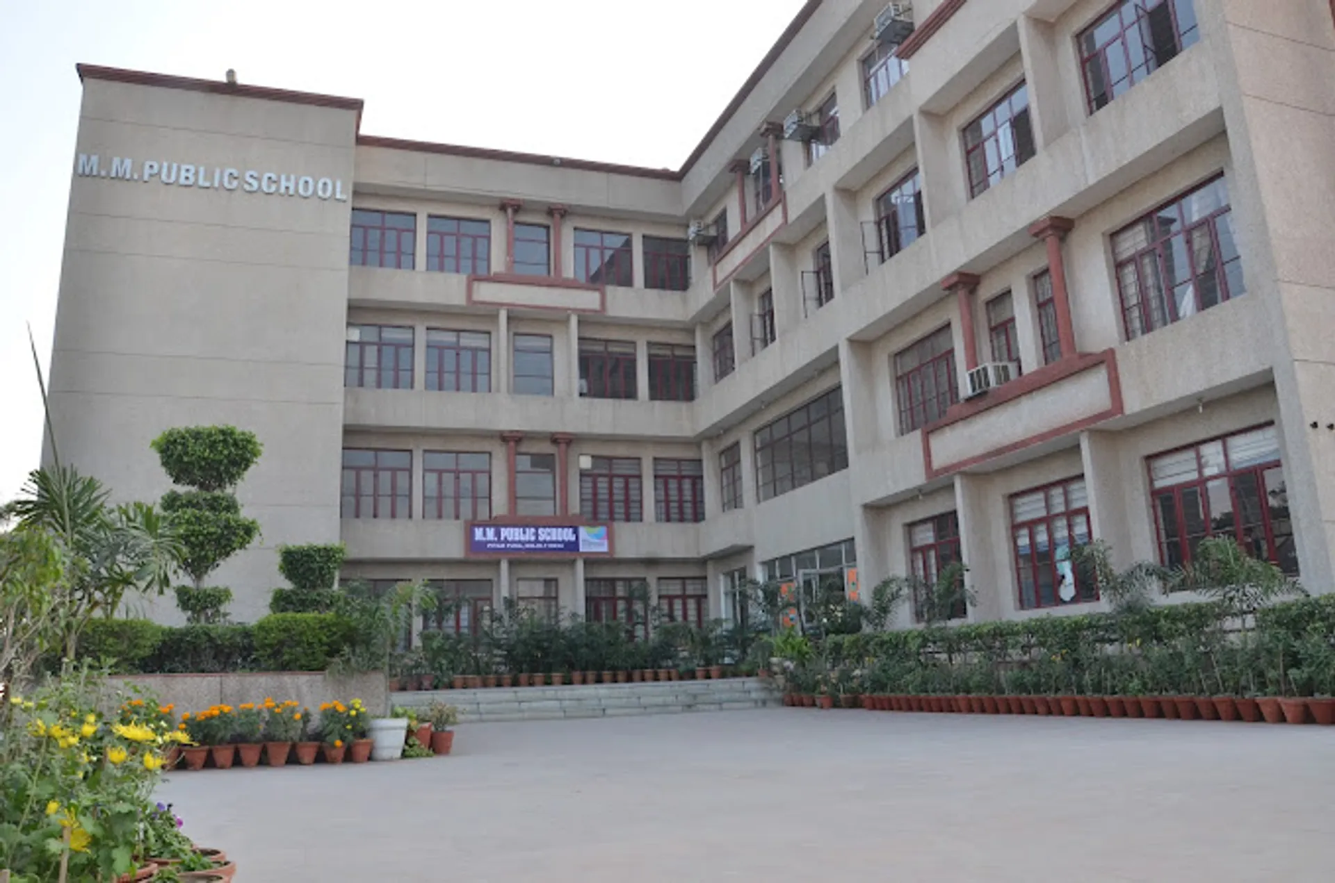 MM Public School campus