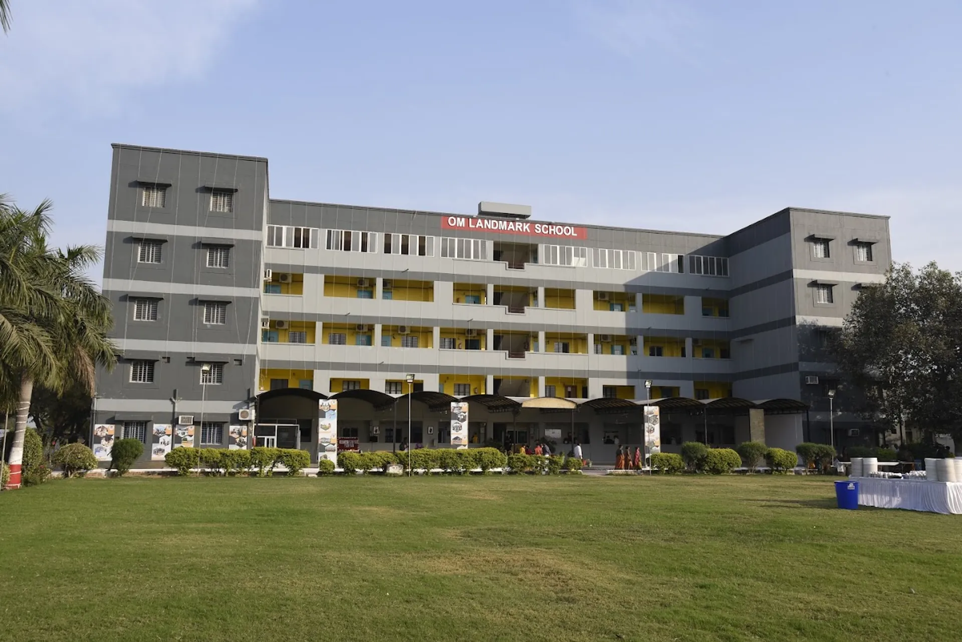 Om Landmark School