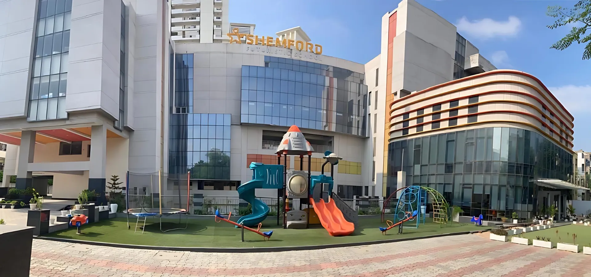 SHEMFORD Futuristic School campus