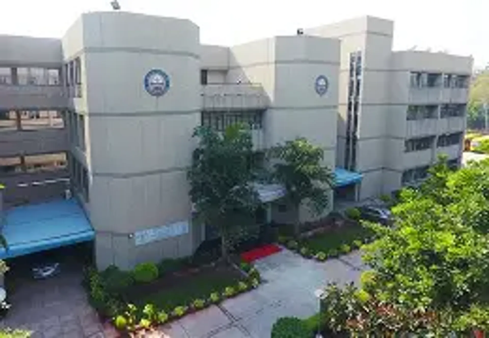 Somerville School campus