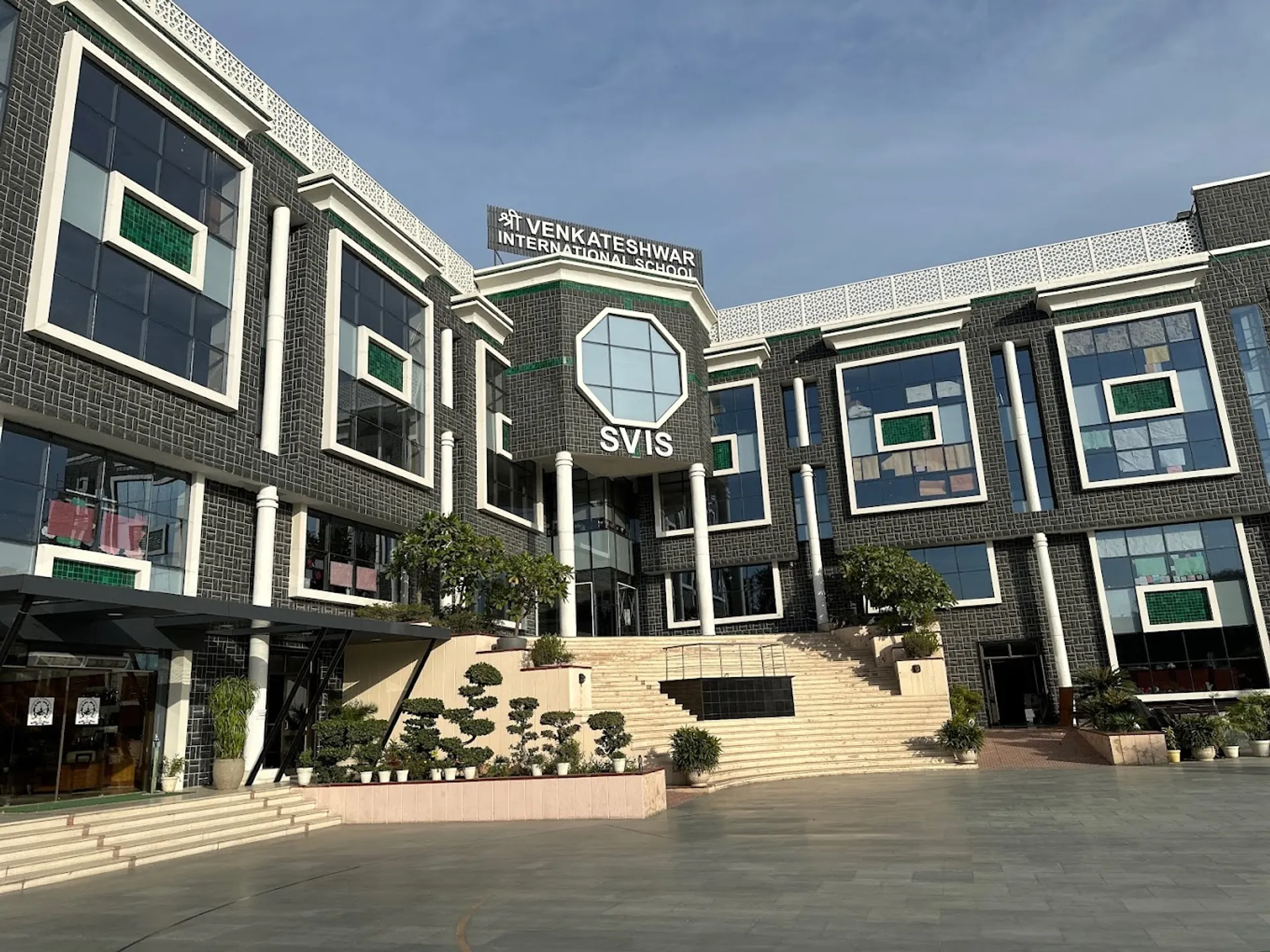 Sri Venkateshwar International School campus