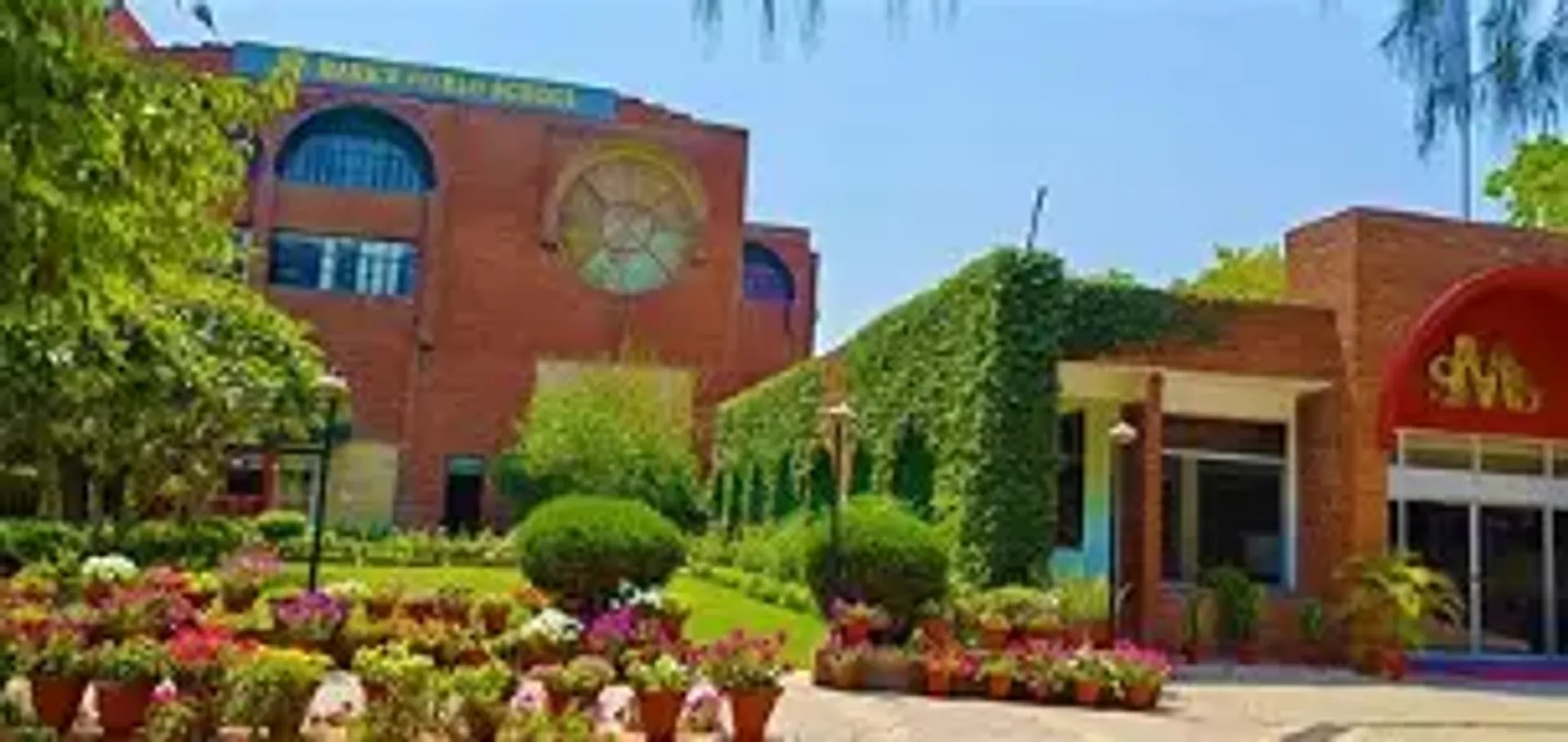 St. Mark's World School campus