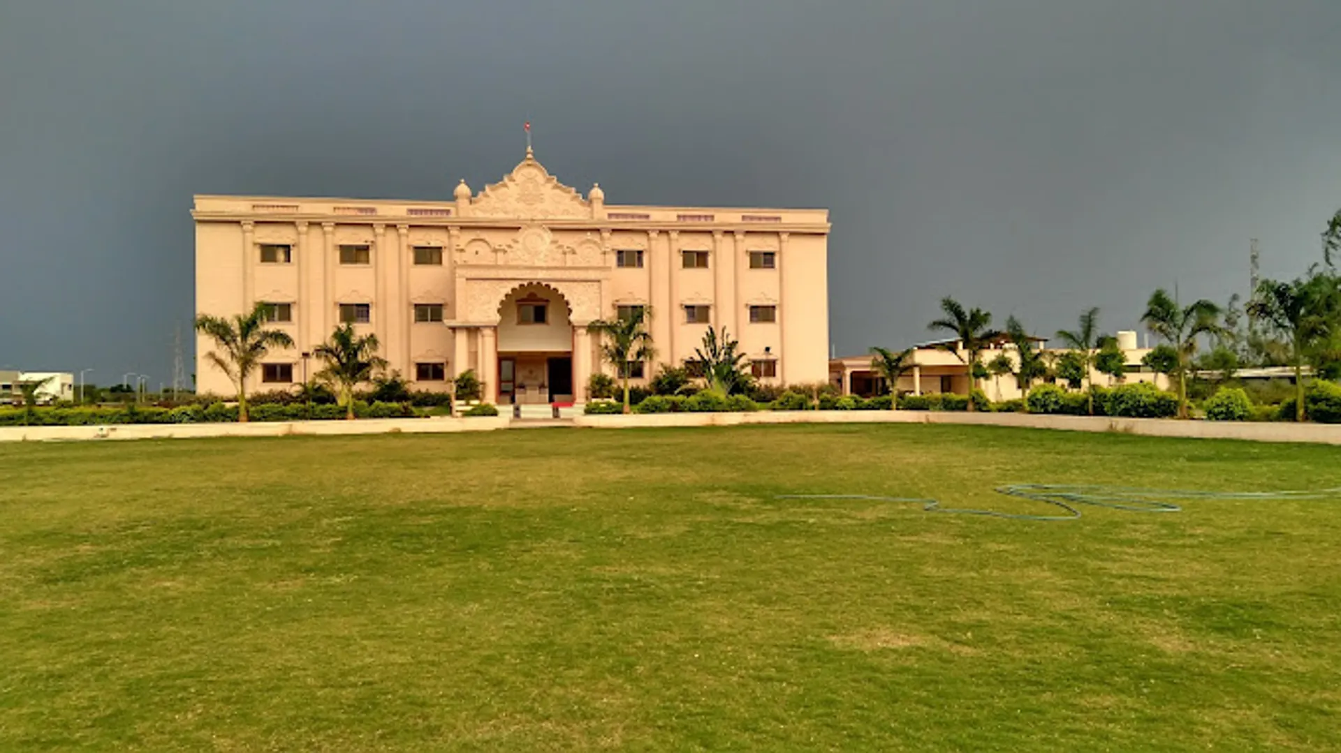 Swaminarayan Gurukul International School
