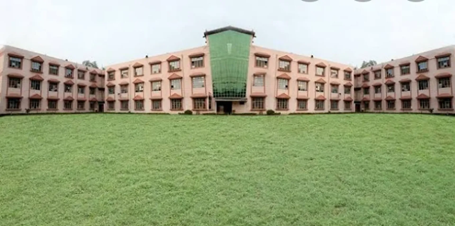 Vanasthali Public School campus