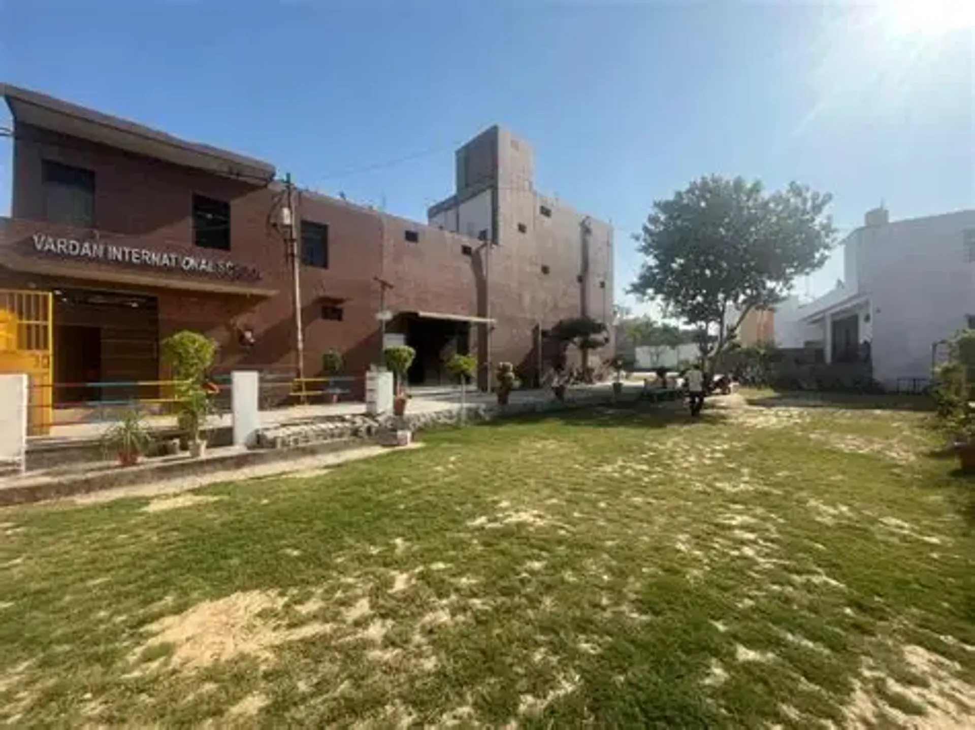 Vardan International School campus