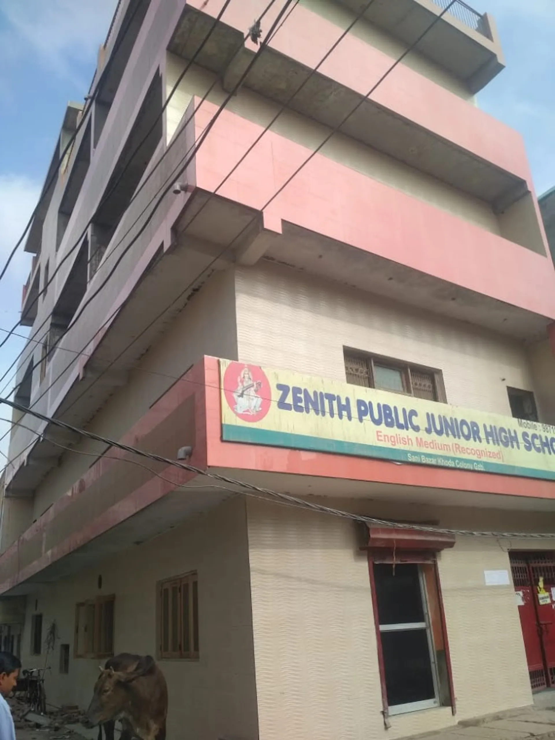Zenith Public Junior High School campus