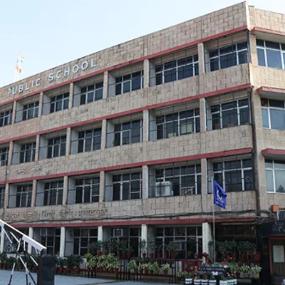 DAV Public School logo